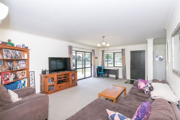 Photo of property in 5 Mangauika Road, Pirongia, Te Awamutu, 3876