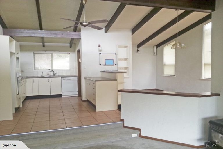 Photo of property in 57 Cron Avenue, Te Atatu South, Auckland, 0610