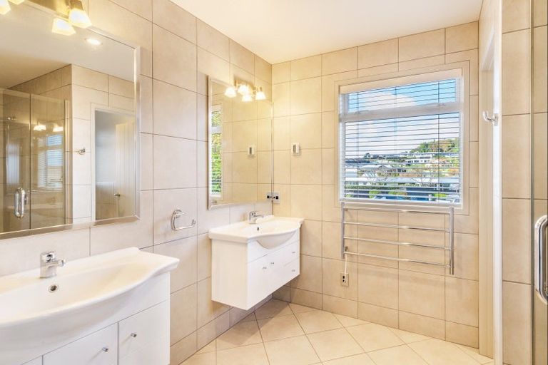 Photo of property in 19 Magnolia Rise, Waipahihi, Taupo, 3330