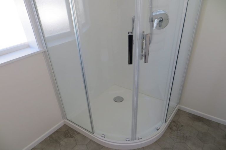 Photo of property in 22 Hawker Street, Mount Victoria, Wellington, 6011