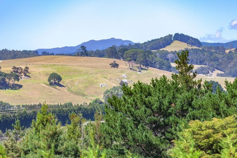 Photo of property in 102d Link Road, Hahei, Whitianga, 3591