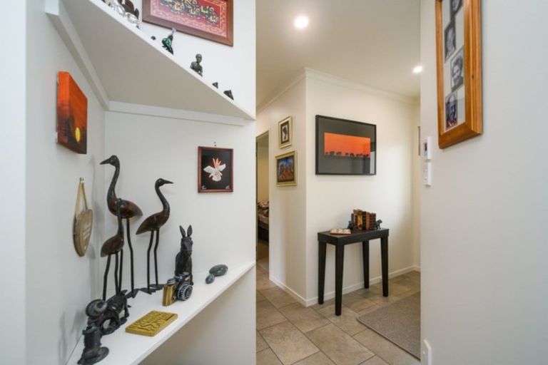 Photo of property in 63 Pacific Drive, Fitzherbert, Palmerston North, 4410