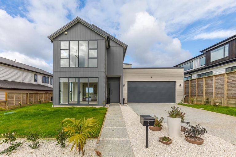 Photo of property in 9 Kumukumu Road, Long Bay, Auckland, 0630