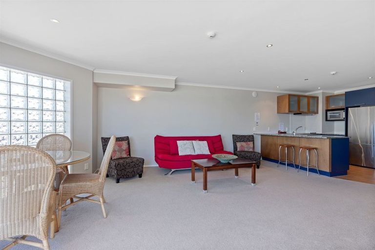 Photo of property in 409/178 Marine Parade, Mount Maunganui, 3116
