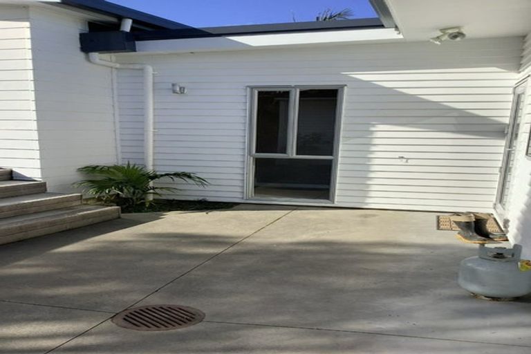 Photo of property in 2/21 Hythe Terrace, Mairangi Bay, Auckland, 0630