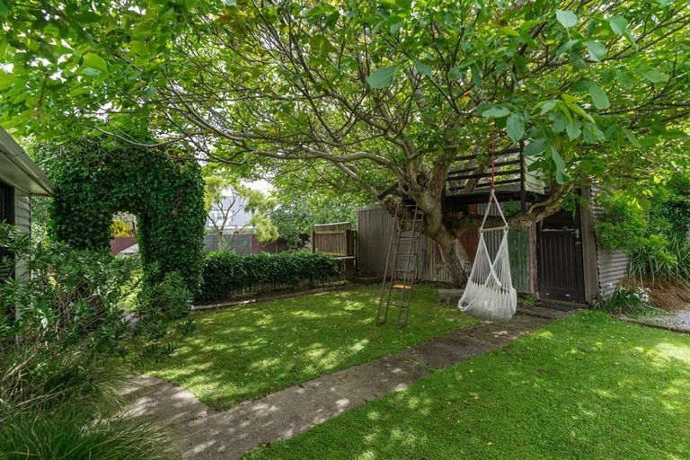 Photo of property in 46 Woodward Street East, Featherston, 5710