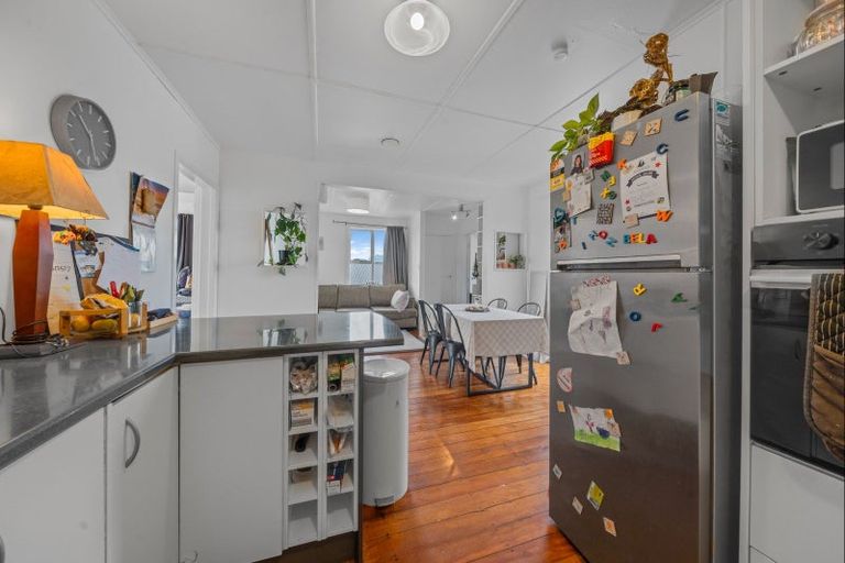 Photo of property in 132 Pioneer Road, Moturoa, New Plymouth, 4310