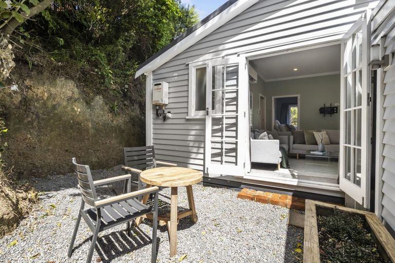 Photo of property in 73 Liardet Street, Vogeltown, Wellington, 6021