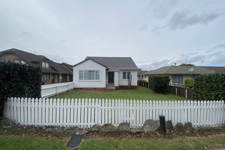 Photo of property in 290 Great South Road, Papakura, 2110
