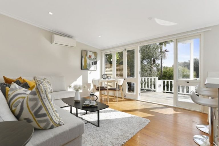 Photo of property in 7 Rodney Road, Northcote Point, Auckland, 0627