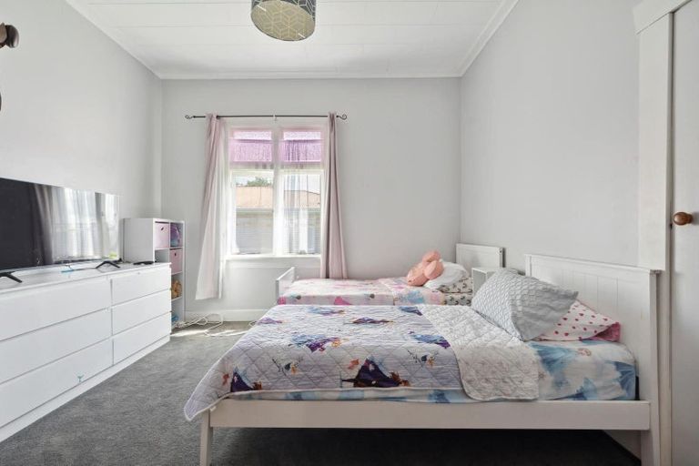 Photo of property in 140 Seddon Street, Pukekohe, 2120