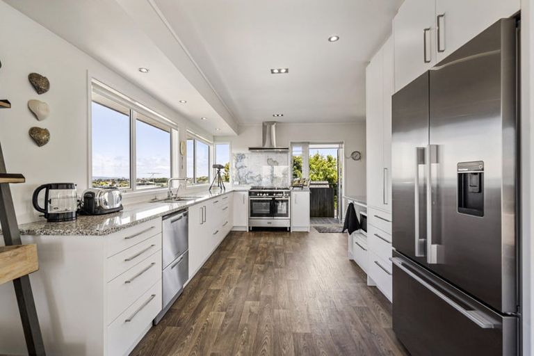 Photo of property in 22 Summit Drive, Torbay, Auckland, 0630