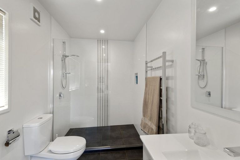 Photo of property in 120 Royal Park Drive, Parklands, Christchurch, 8083