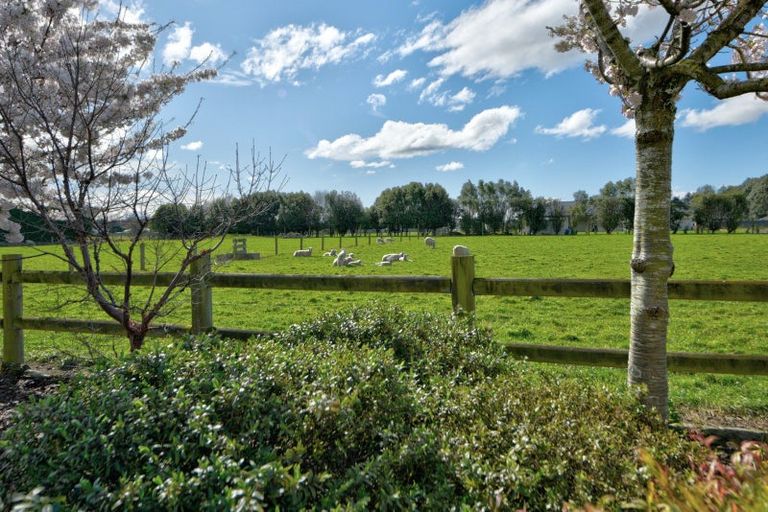 Photo of property in 24 Mckinnon Road, Edendale, Wyndham, 9893