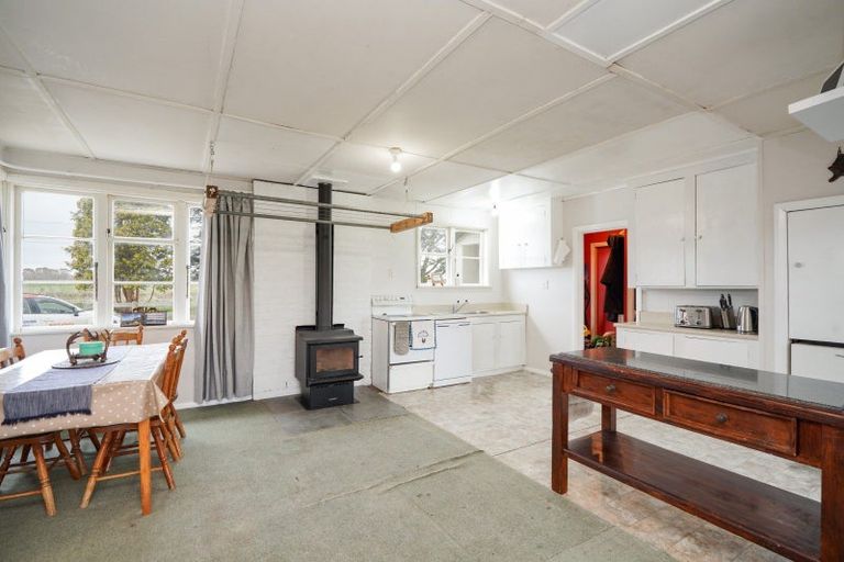 Photo of property in 565 Otautau Wreys Bush Road, Waikoura, Otautau, 9689