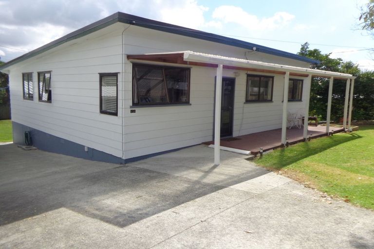 Photo of property in 114 Colwill Road, Massey, Auckland, 0614