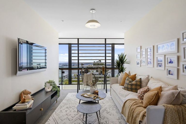 Photo of property in 23a Glendevere Terrace, Redcliffs, Christchurch, 8081