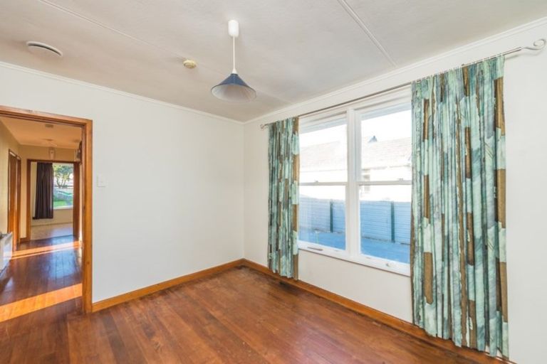 Photo of property in 8 Hadfield Crescent, College Estate, Whanganui, 4500