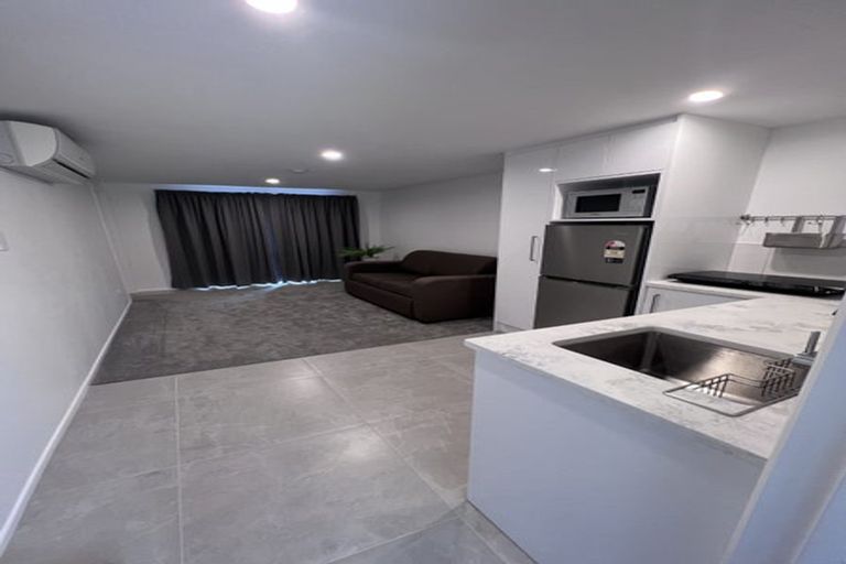 Photo of property in 1/66 Takutai Avenue, Half Moon Bay, Auckland, 2012