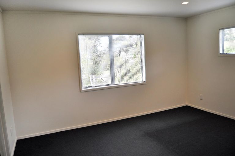 Photo of property in 16 Beach Street, Sandspit, Warkworth, 0982