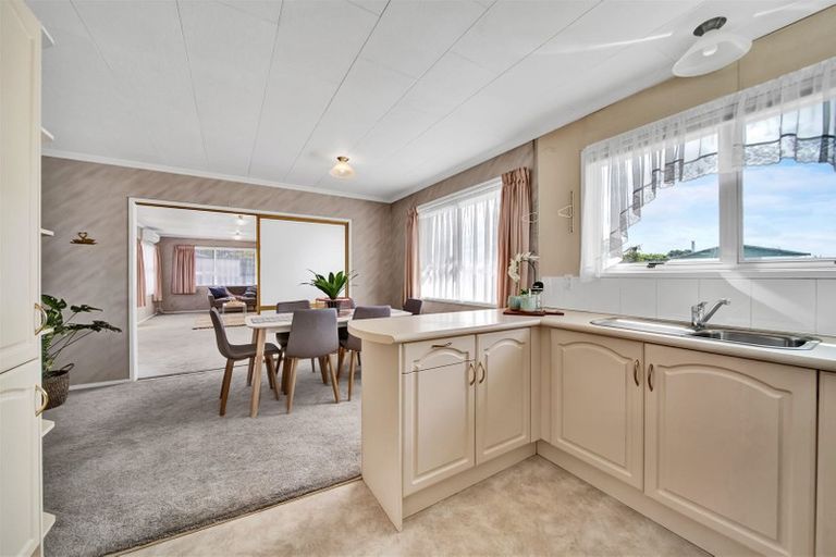 Photo of property in 12 Trimble Place, Bell Block, New Plymouth, 4312