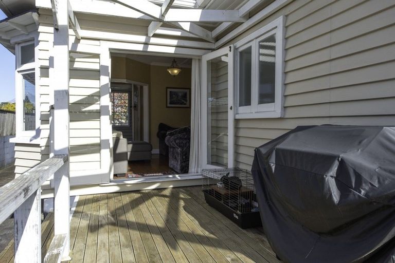 Photo of property in 263 Huatoki Street, Upper Vogeltown, New Plymouth, 4310