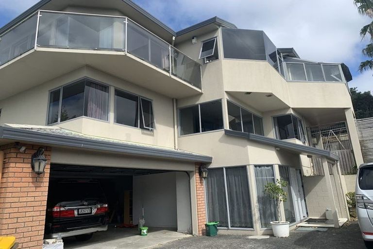 Photo of property in 2/19 Martin Crescent, Northcote, Auckland, 0627