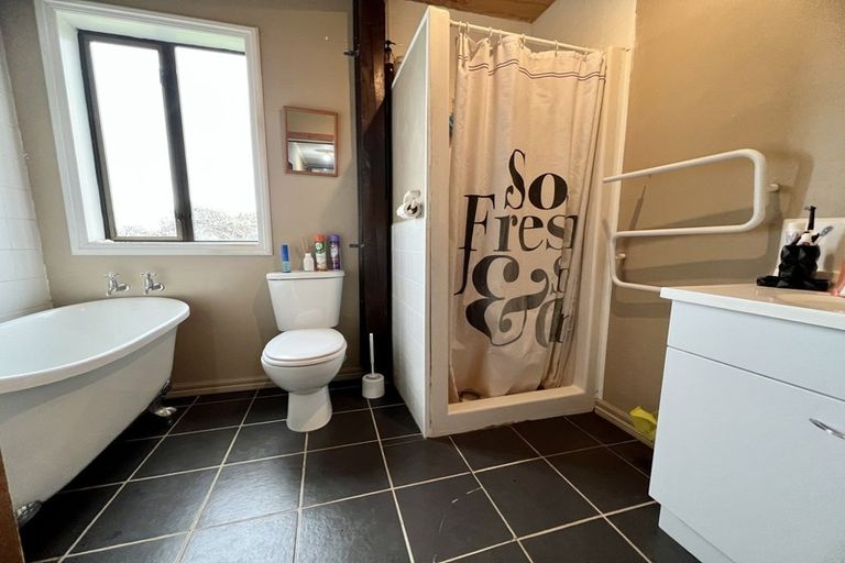 Photo of property in 2112 Orepuki Riverton Highway, Pahia, Riverton, 9881