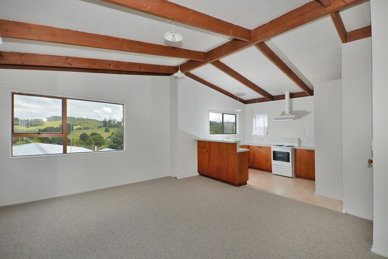 Photo of property in 14 Logan Place, Te Kamo, Whangarei, 0112