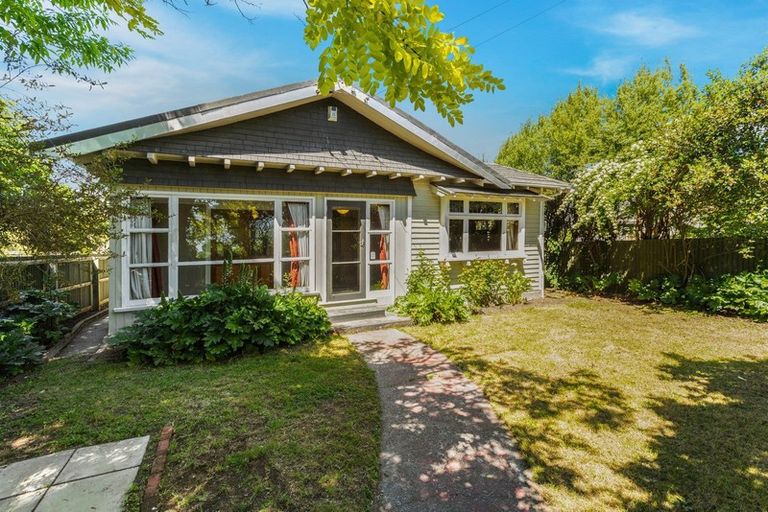 Photo of property in 102 Retreat Road, Avonside, Christchurch, 8061