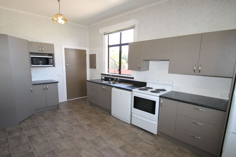 Photo of property in 203 Macandrew Road, South Dunedin, Dunedin, 9012