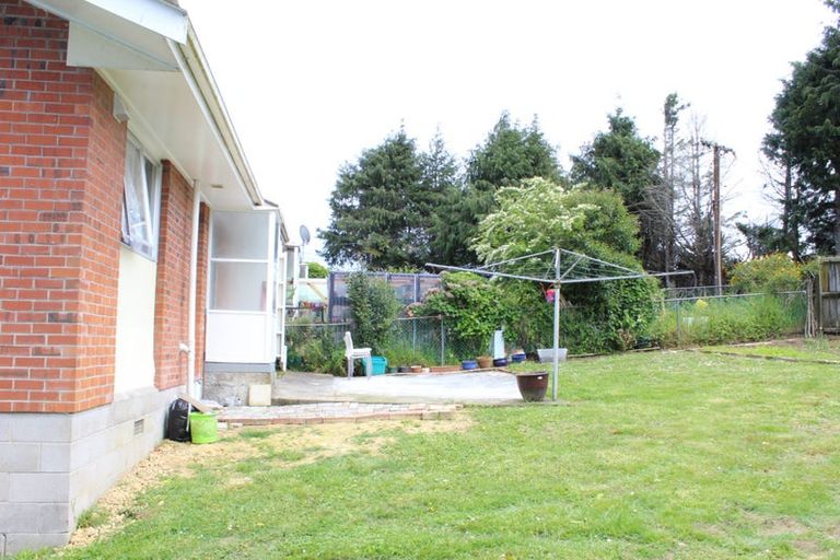 Photo of property in 3/58 View Road, Henderson, Auckland, 0612
