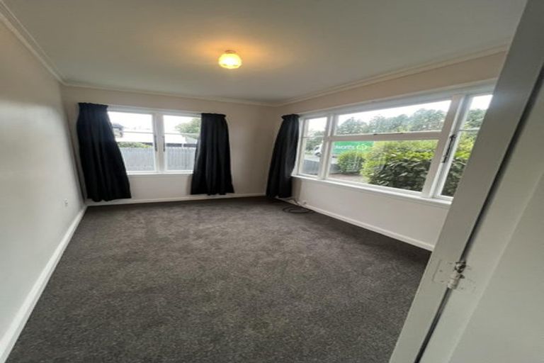 Photo of property in 37 Yaldhurst Road, Sockburn, Christchurch, 8042