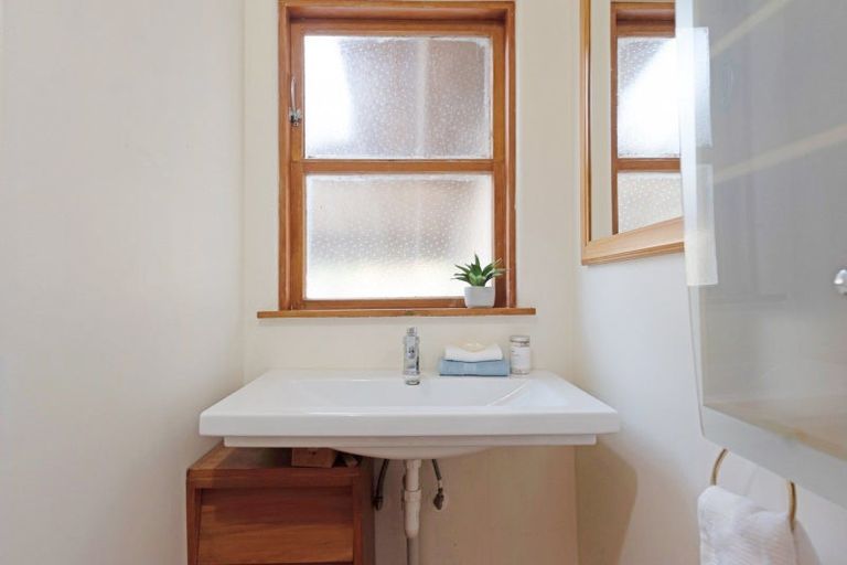 Photo of property in 62 Dale Road, Raumati South, Paraparaumu, 5032