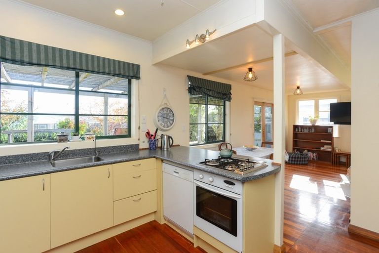 Photo of property in 14 Goodger Street, Waipukurau, 4200