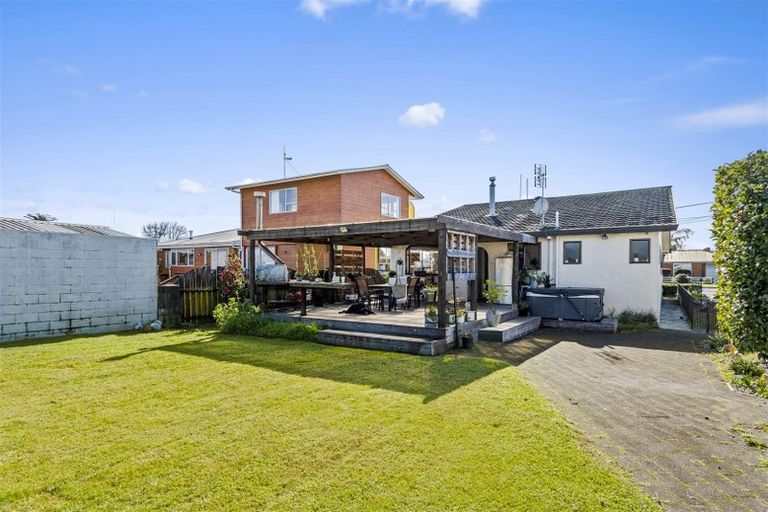 Photo of property in 15 Pemberton Crescent, Greerton, Tauranga, 3112