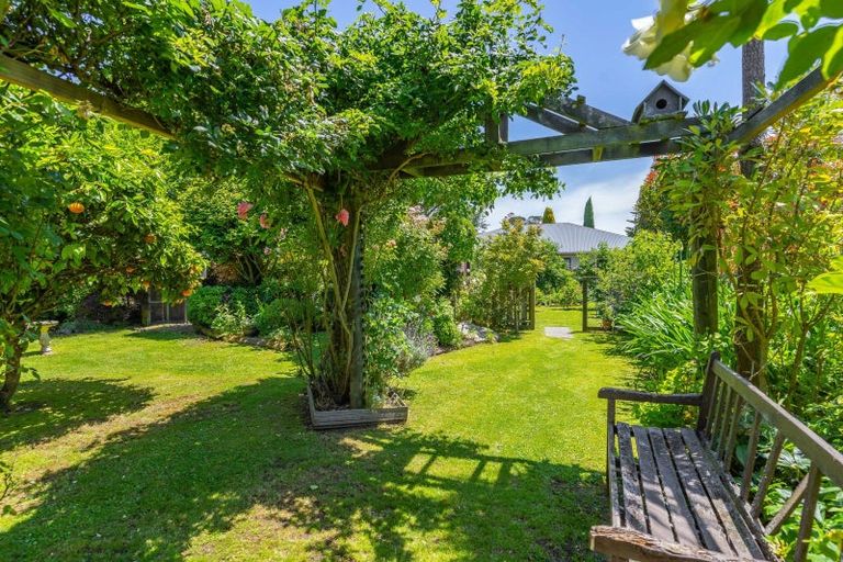 Photo of property in 37 Regent Street, Martinborough, 5711