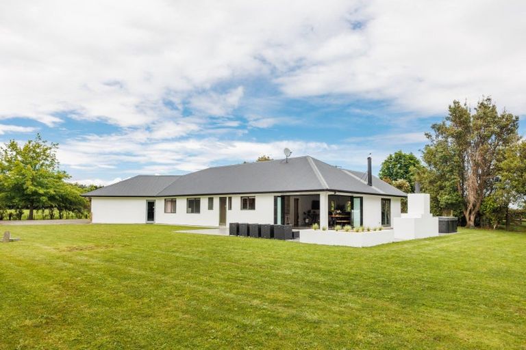 Photo of property in 1999 Longburn Rongotea Road, Longburn, Palmerston North, 4475