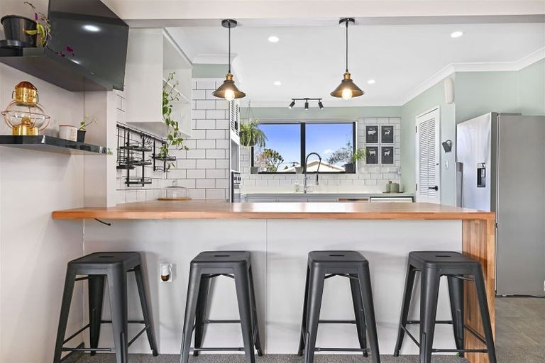 Photo of property in 10 Ruddenklau Lane, Bishopdale, Christchurch, 8053