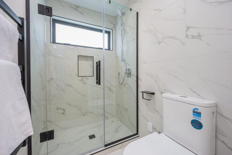 Photo of property in 9c Catalina Crescent, Forrest Hill, Auckland, 0620