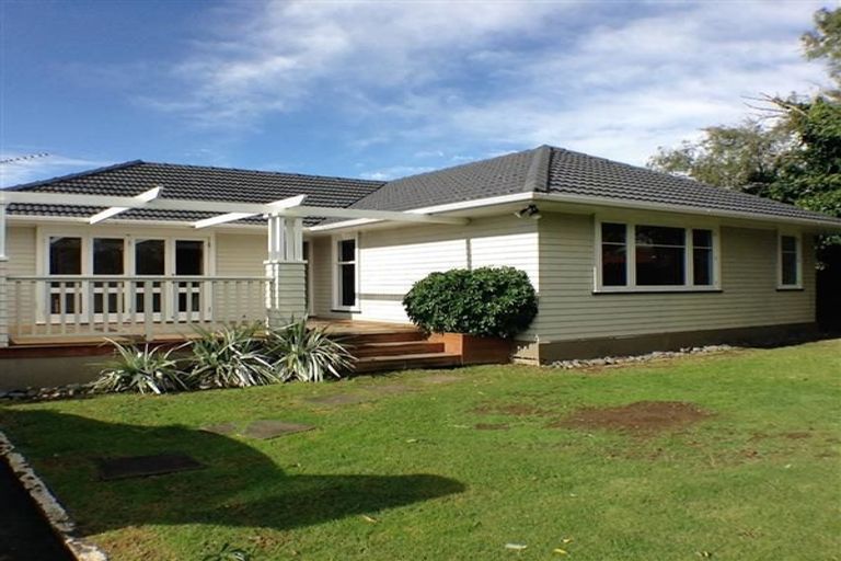 Photo of property in 13 Kervil Avenue, Te Atatu Peninsula, Auckland, 0610