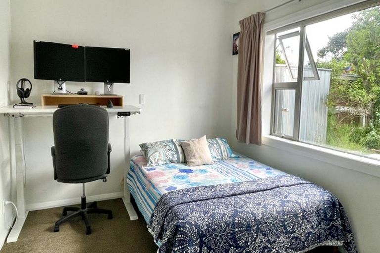 Photo of property in 1 Cherry Grove, Strathmore Park, Wellington, 6022