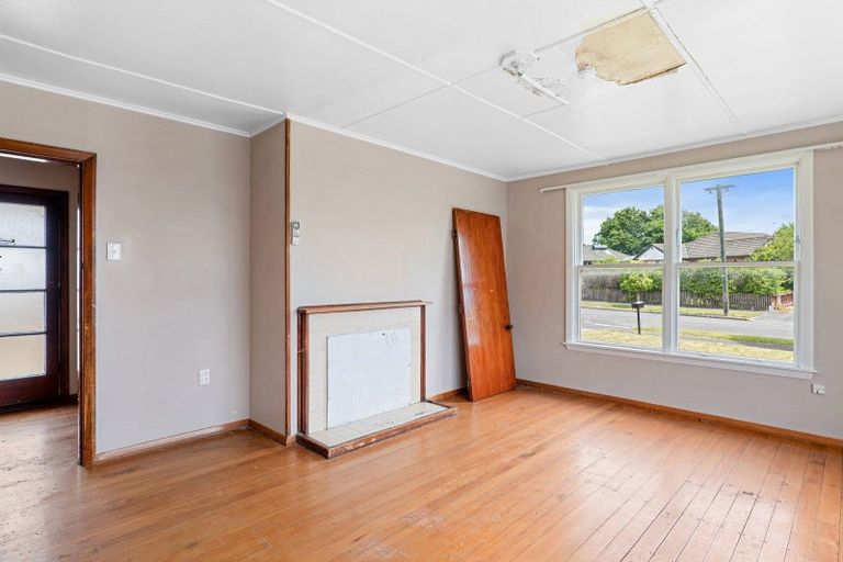 Photo of property in 14 Ealing Street, Northcote, Christchurch, 8052