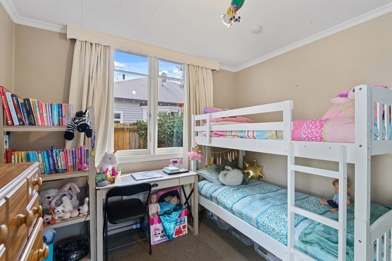Photo of property in 36 Corson Avenue, Beckenham, Christchurch, 8023