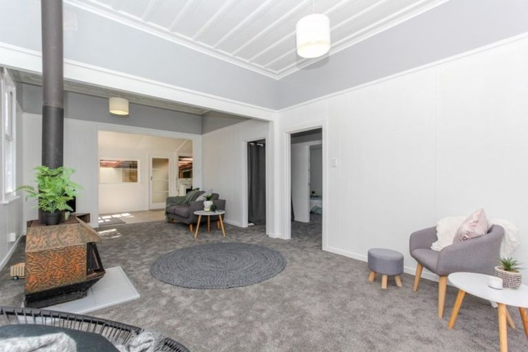 Photo of property in 17a Brookes Terrace, Waitara, 4320