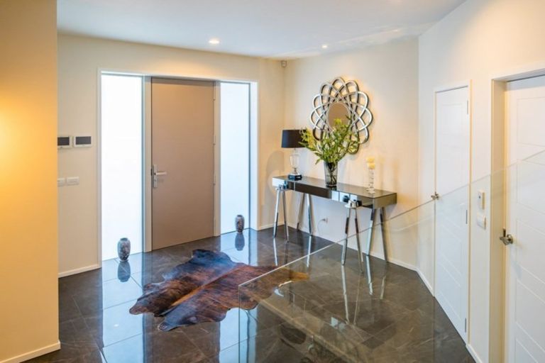 Photo of property in 51 Dowse Drive, Maungaraki, Lower Hutt, 5010