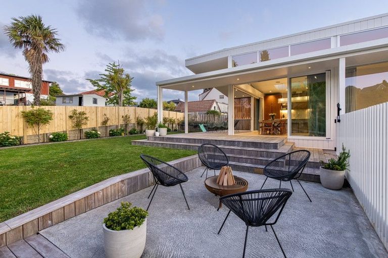 Photo of property in 5 Seaton Road, Murrays Bay, Auckland, 0630