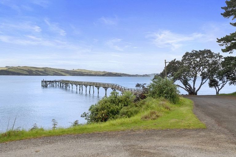 Photo of property in 21 Ngatoto Road, Tinopai, Matakohe, 0593