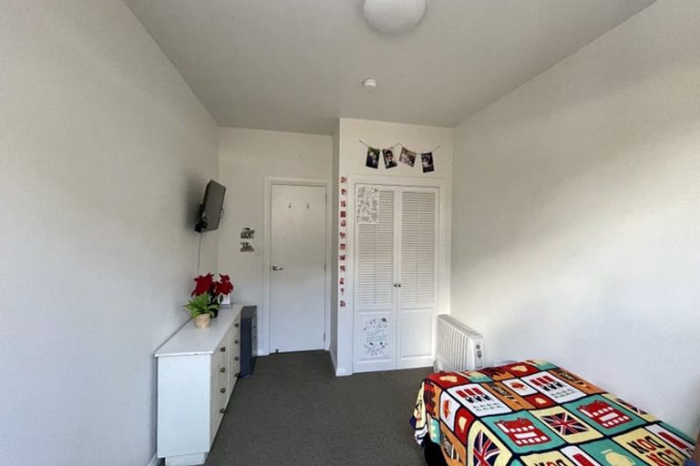 Photo of property in 1 Cherry Grove, Strathmore Park, Wellington, 6022