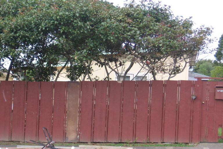 Photo of property in 1/45 Sabulite Road, Kelston, Auckland, 0602